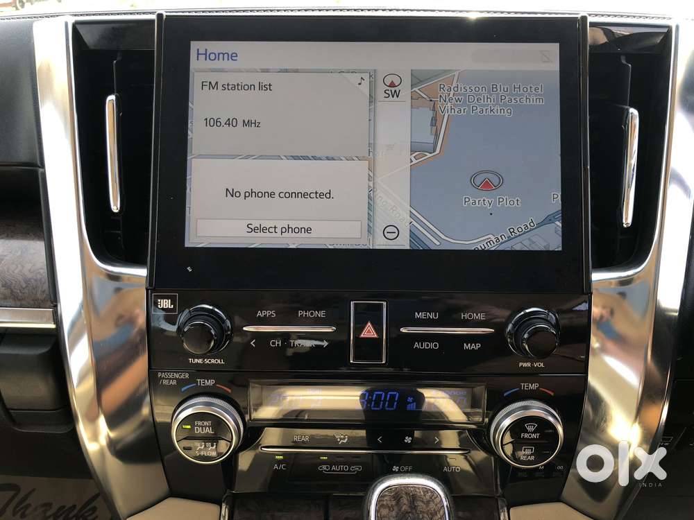 Toyota Vellfire 2.5 Executive Lounge, 2023, Cng & Hybrids