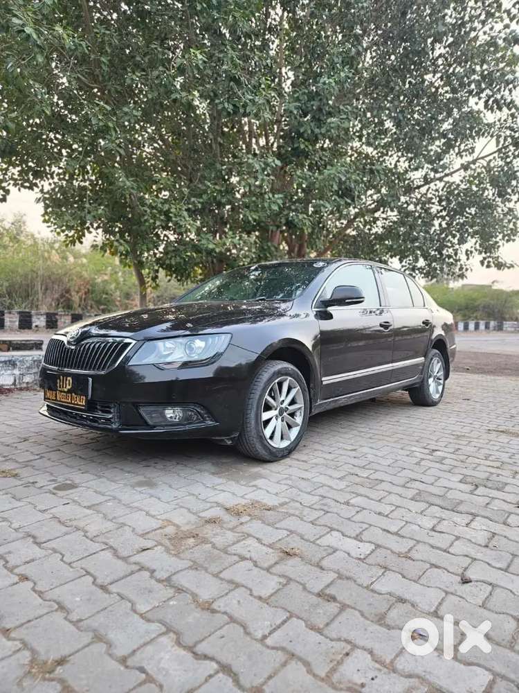 Skoda Superb 2014 Petrol Well Maintained Mh No