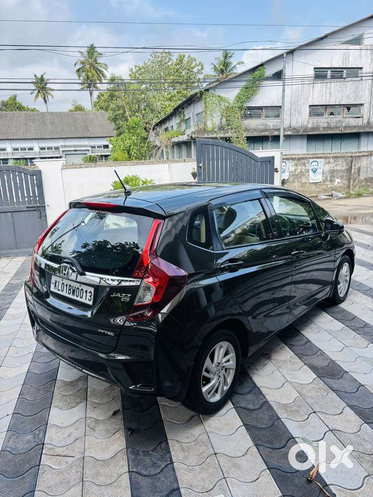 Honda Jazz V Automatic, 2015, Petrol