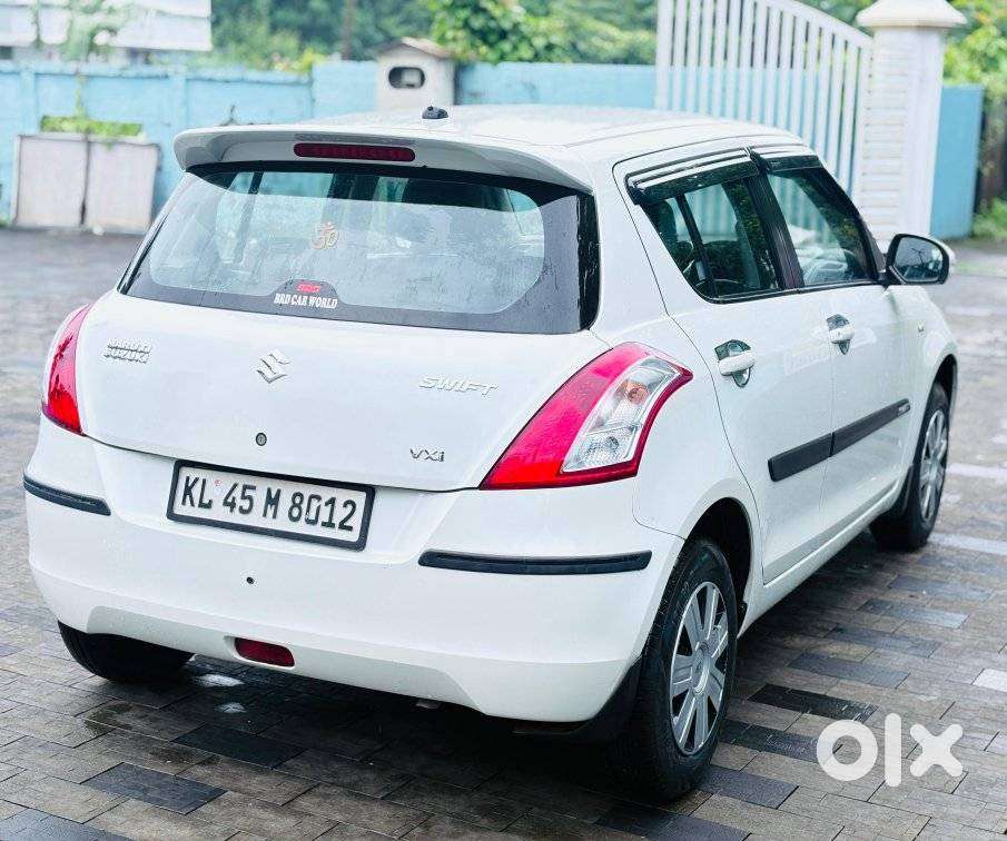 Maruti Suzuki Swift Vxi Optional, 2016, Petrol