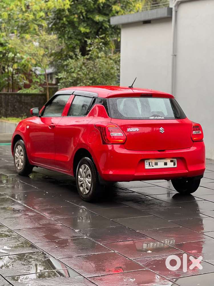 Maruti Suzuki Swift 1.2 Lxi (o), 2023, Petrol