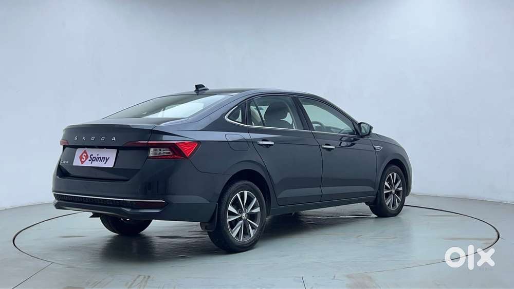 Skoda Slavia Style 1.0l Tsi At, 2022, Petrol