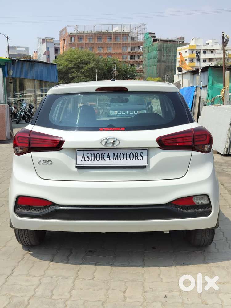 Hyundai Elite I20 1.2magna Executive At, 2018, Petrol