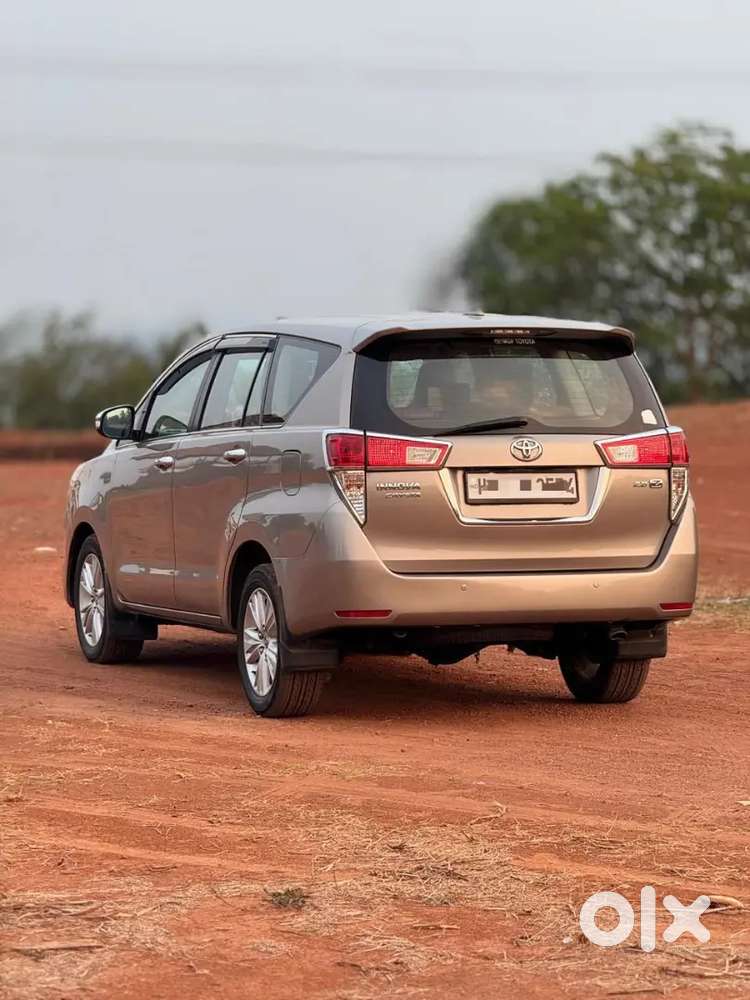 Innova Crysta  2.8