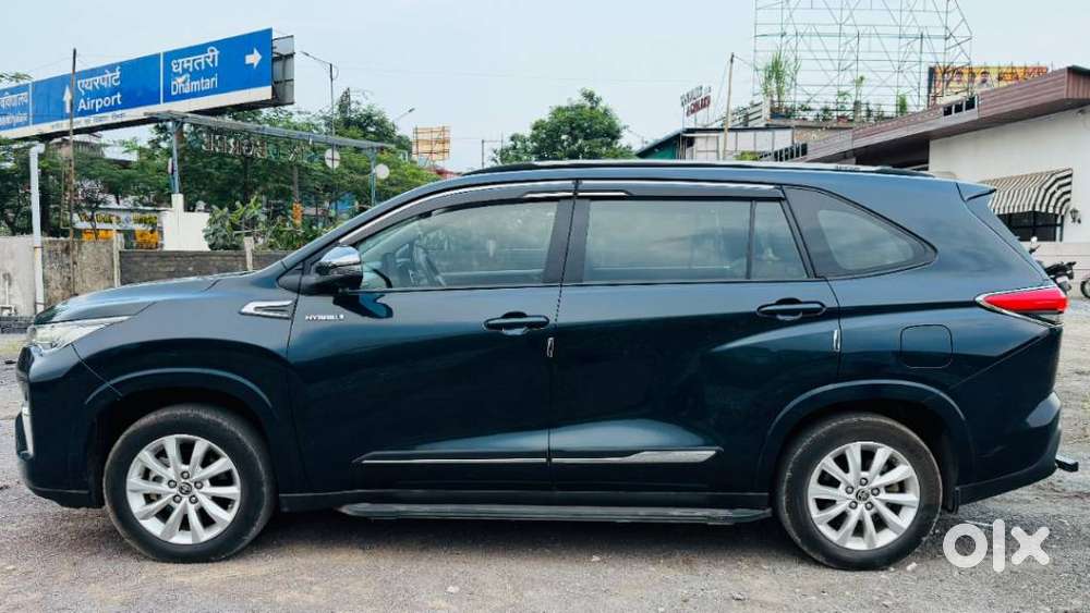 Toyota Innova Hycross 2.0 Vx (o) Hybrid 8 Str, 2025, Petrol