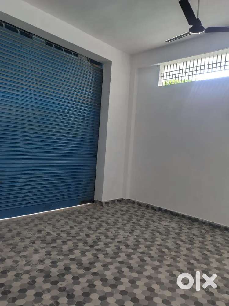 Shop available for rent