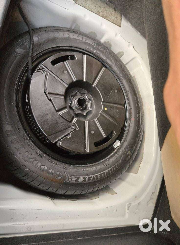 Skoda Kushaq 1.0 Tsi Style At (6 Airbags), 2021, Petrol