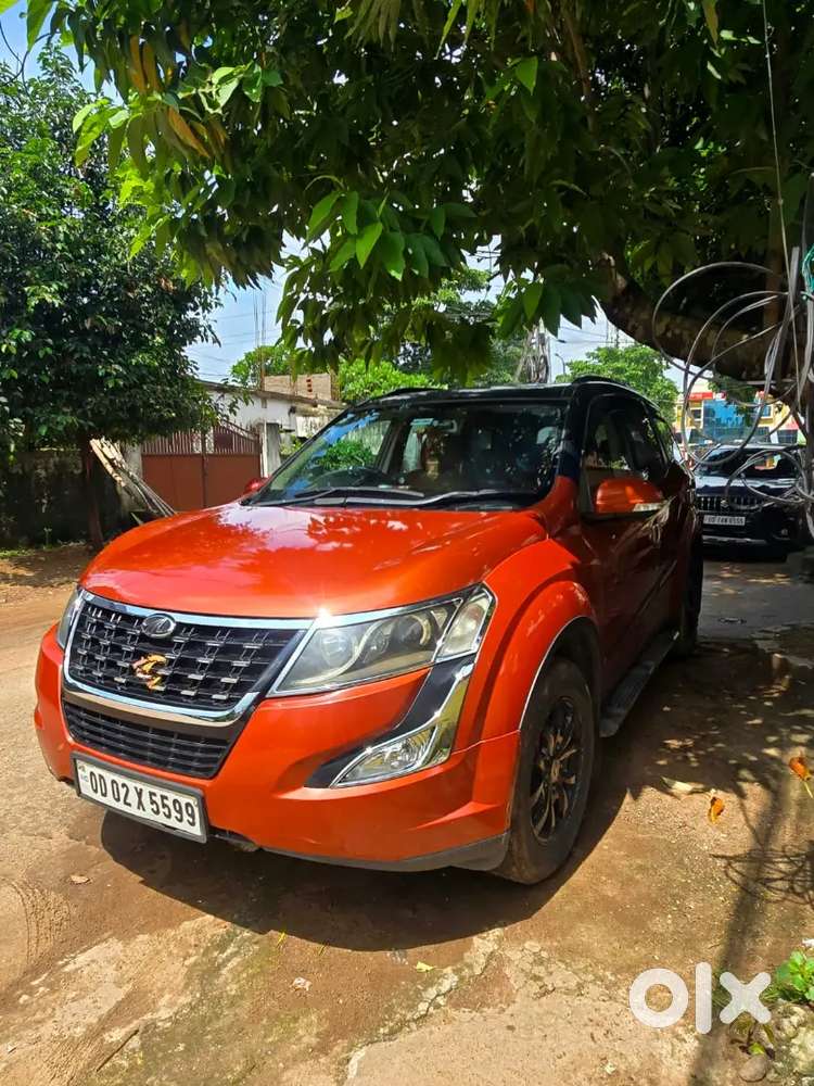 Mahindra Xuv500 W10 2015