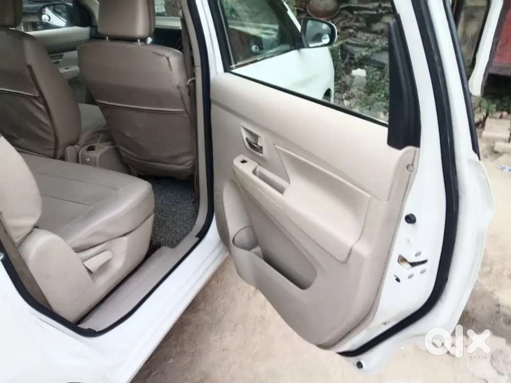 Ertiga Vxi Cng Petrol Company Fitted Hai 80000 Hajar Chali Hui Hai