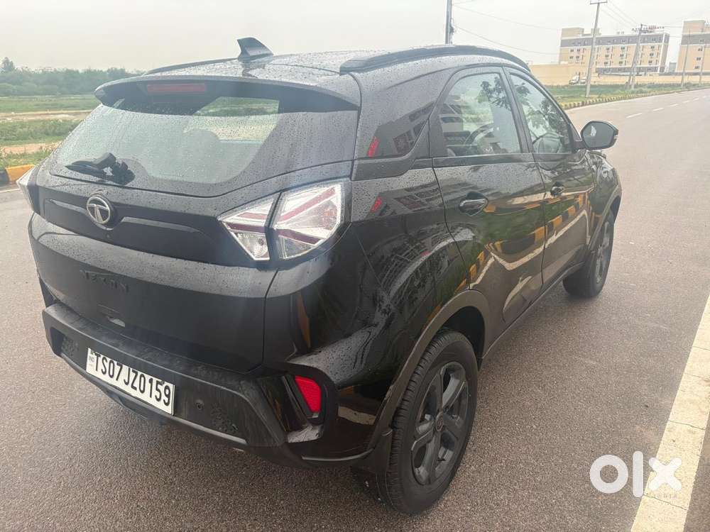 Tata Nexon 1.2 Revotron Xza Plus Luxs Red Dark Edition Amt, 2023, Pe..
