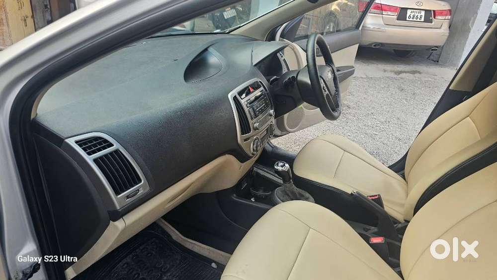 Hyundai I20 Sportz 1.4 Crdi 6 Speed Bs-iv, 2013, Diesel