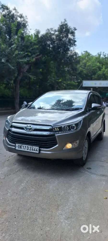 Toyota Innova Crysta 2.4v 2016