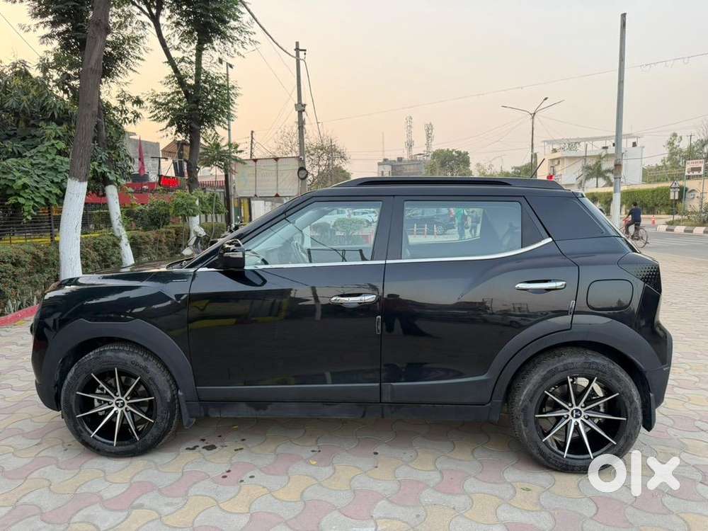 Mahindra Xuv 3xo 2024 December  Petrol 13000 Km Driven