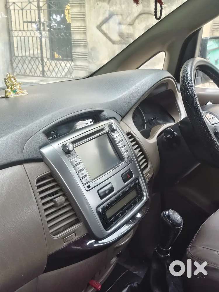 Toyota Innova 2.5 Crysta 2014