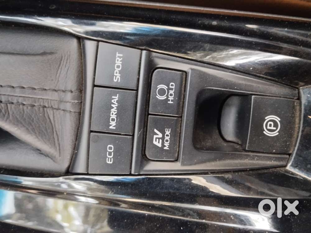Toyota Camry Hybrid, 2025, Petrol