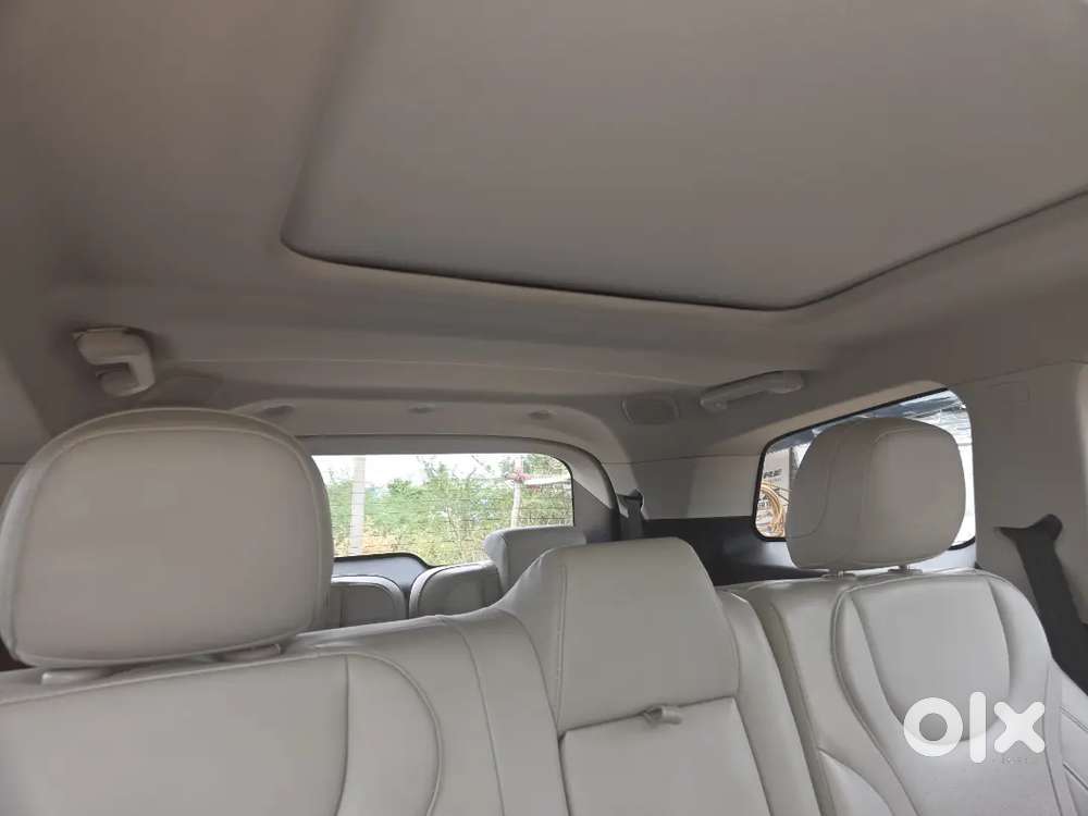 Mahindra Xuv700 Ax7 2023