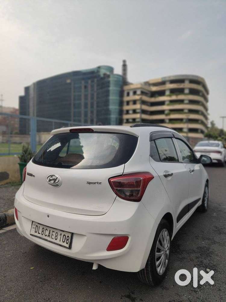 Hyundai Grand I10 Sportz, 2015, Petrol