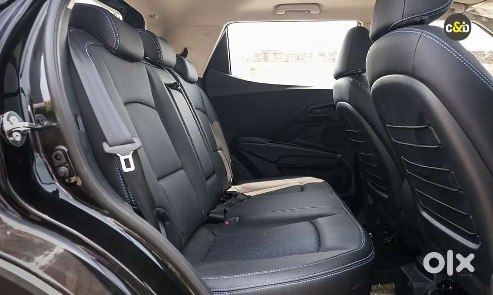 Mahindra XUV400 EV Back Seat Orginal with seat belt - Photo 1