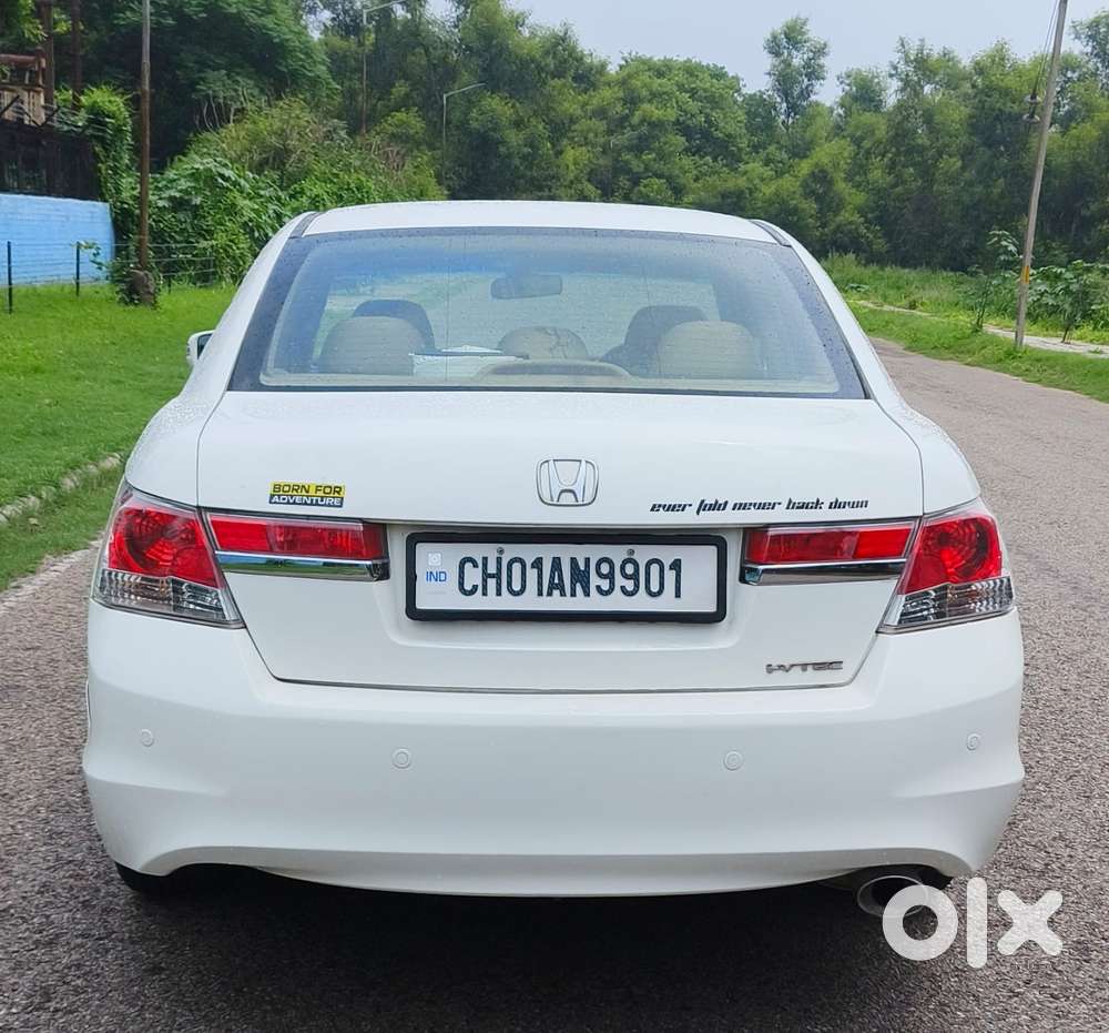 Honda Accord 2.4 Elegance Manual, 2012, Petrol