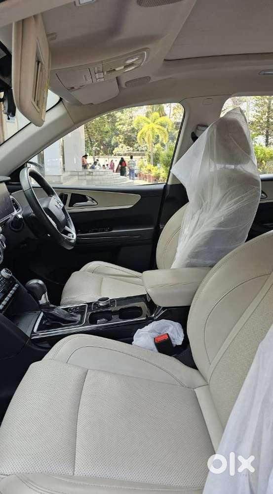 Mahindra Xuv700 2.2 Ax 7 Diesel At Luxury Pack Str, 2023, Diesel