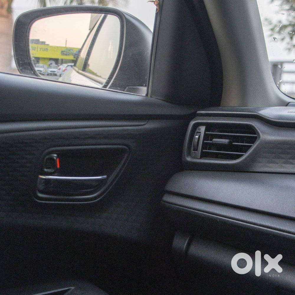 Maruti Suzuki Swift Vxi Optional, 2024, Petrol