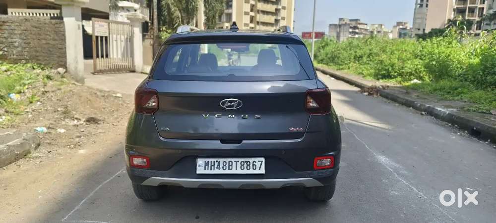 Hyundai Venue 2021 Petrol Well Maintained