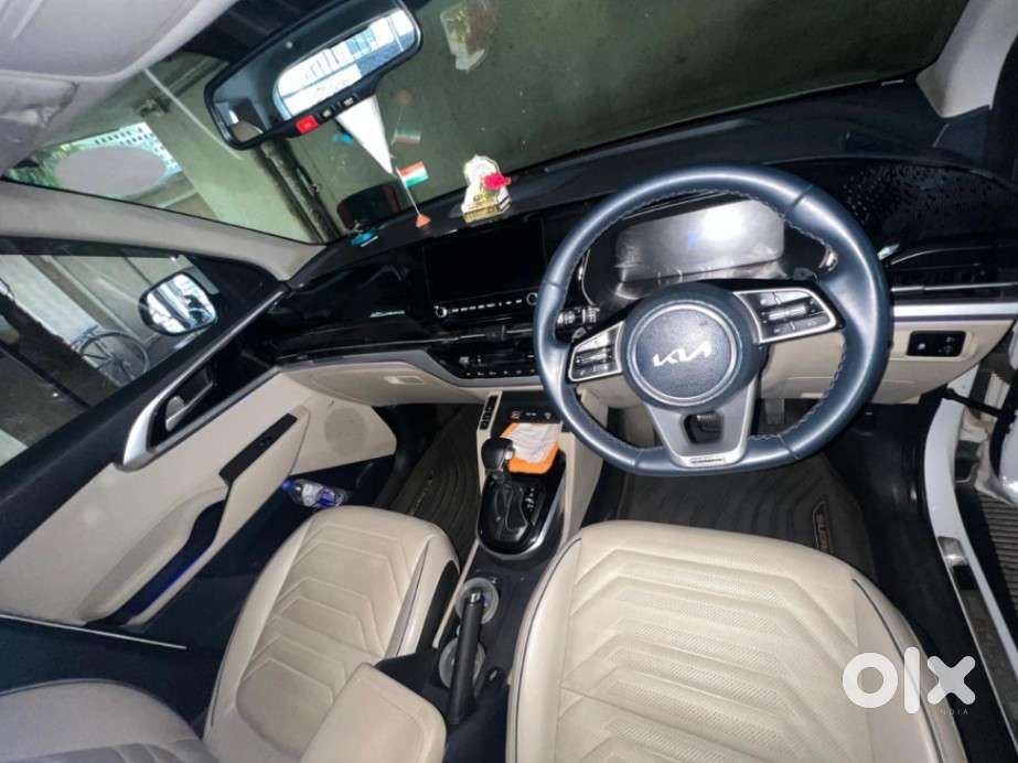 Kia Carens, 2022, Petrol