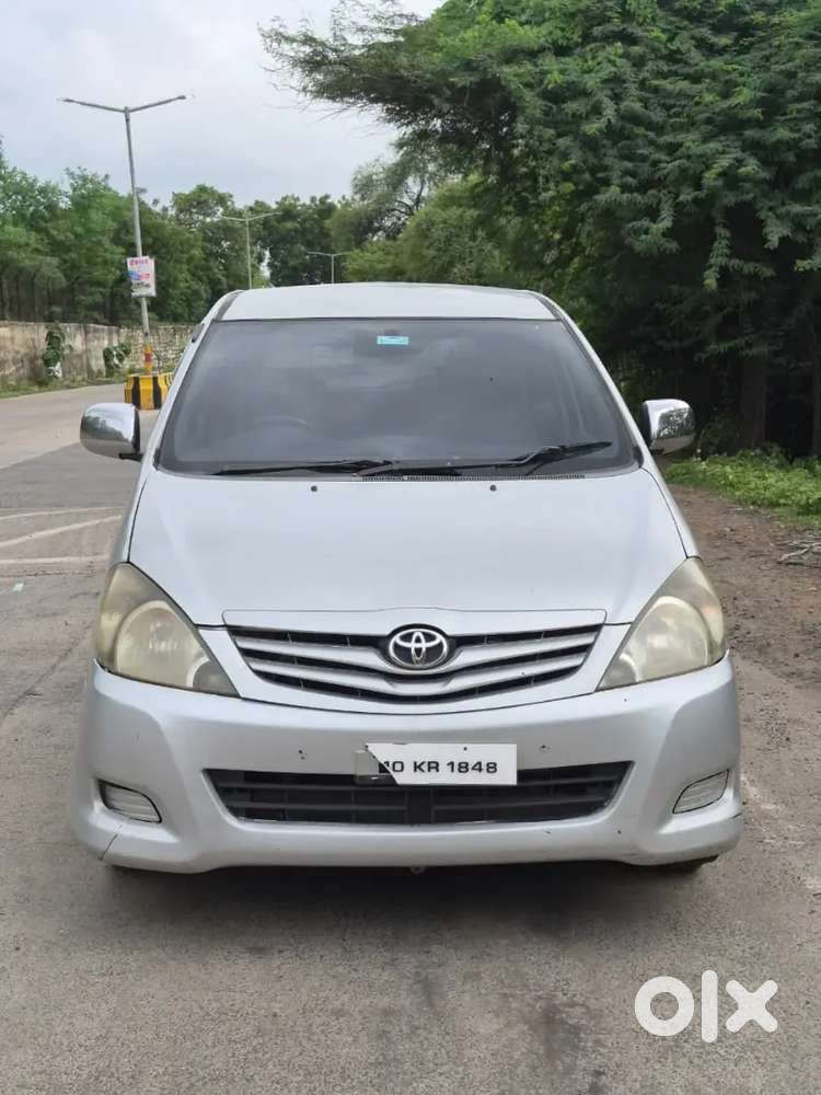 Toyota Innova 2011 Diesel 7-seater Car