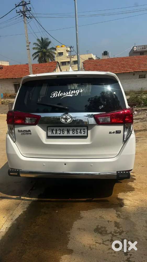 Toyota Innova Crysta 2017 Variant