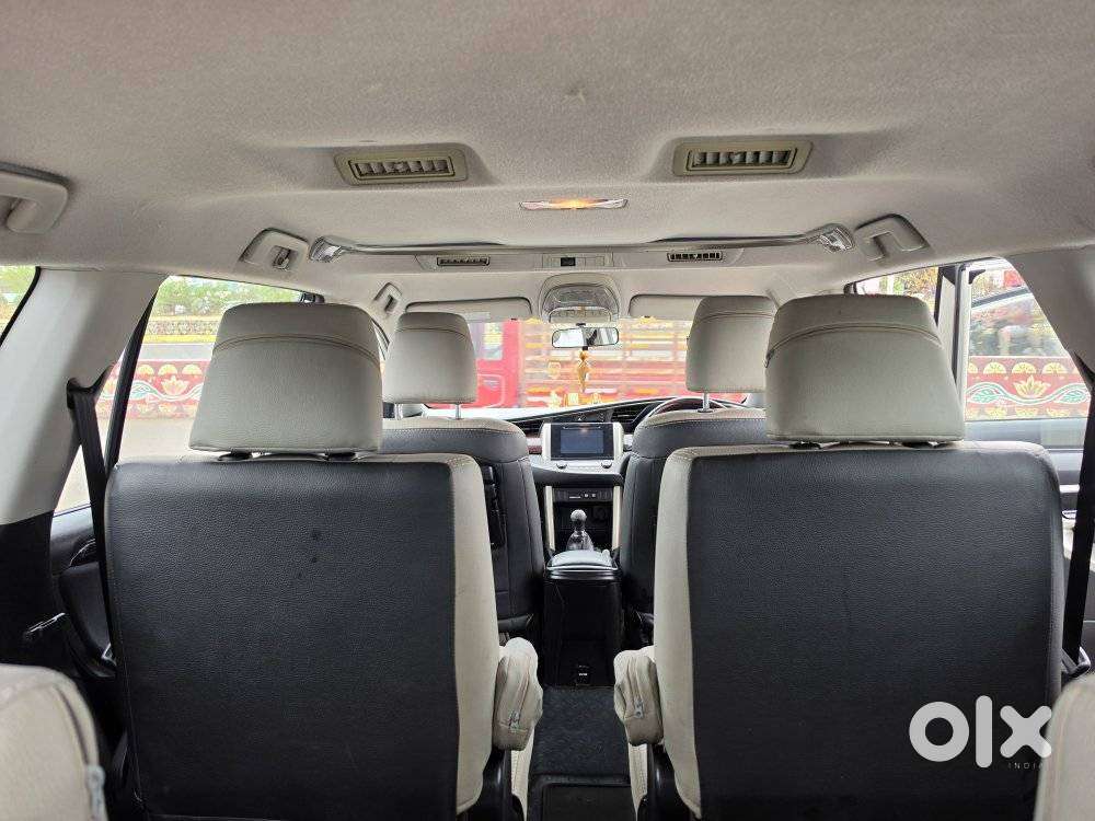 Toyota Innova Crysta 2.4 V 8 Str, 2017, Diesel
