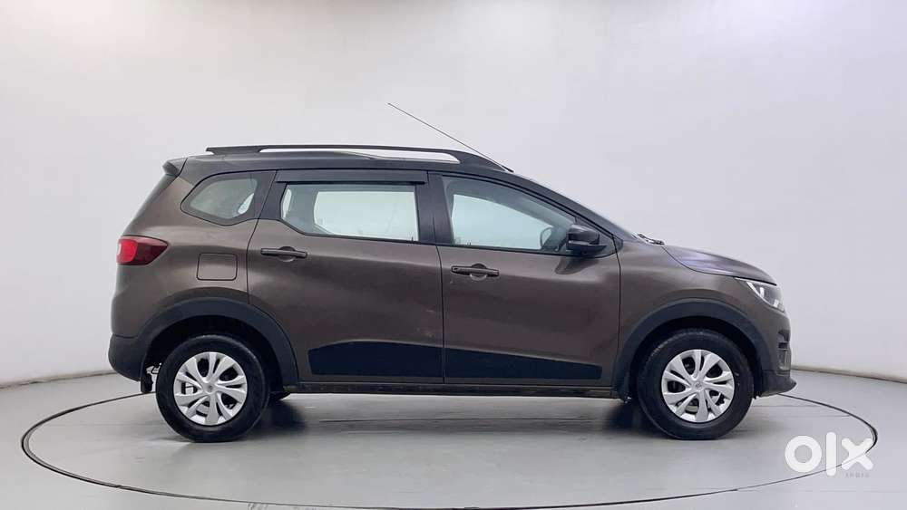 Renault Triber Rxt, 2022, Petrol