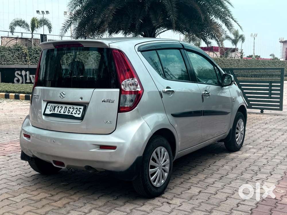 Maruti Suzuki Ritz Genus Vxi, 2013, Petrol
