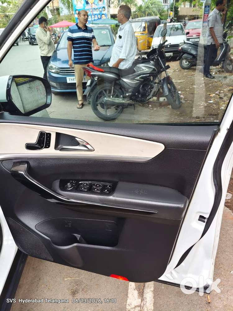 Mahindra Xuv700 Ax7 Luxury Pack Awd, 2022, Diesel