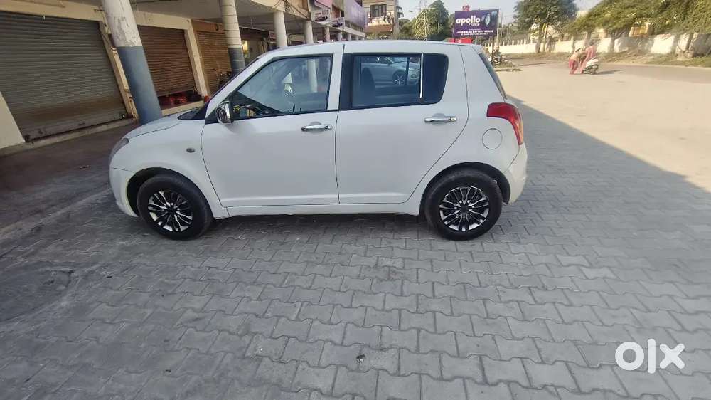 Maruti Suzuki Swift 2010 Petrol 110000 Km Driven