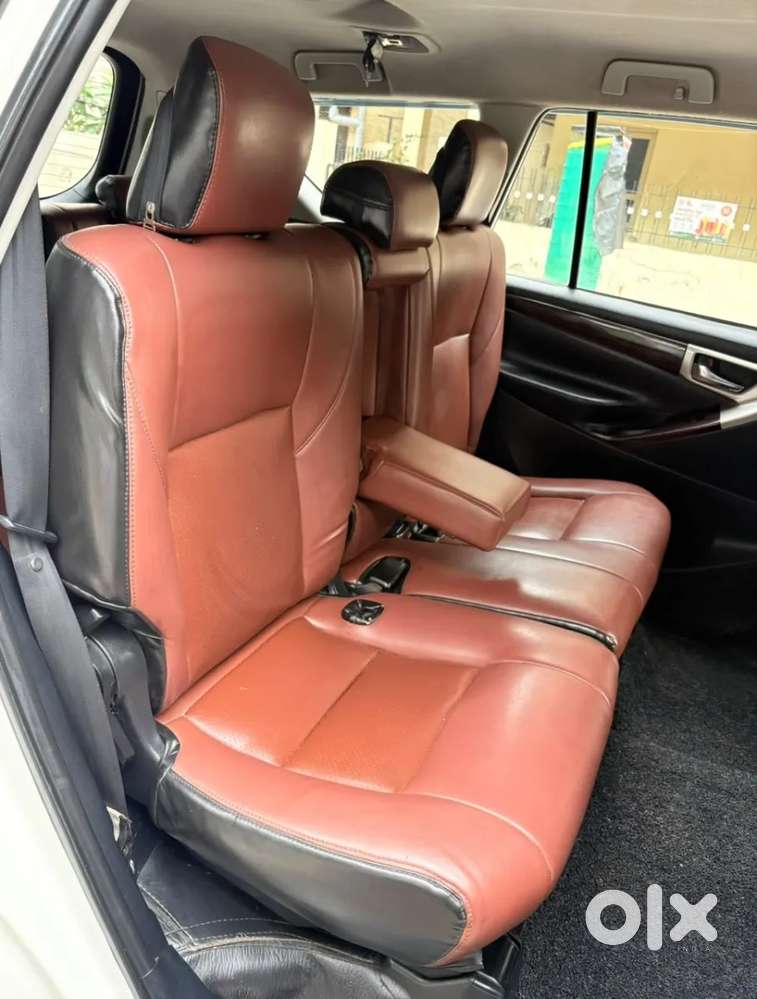 Toyota Innova Crysta [2020-ongoing] 2.4 Gx 8 Str, 2017, Diesel