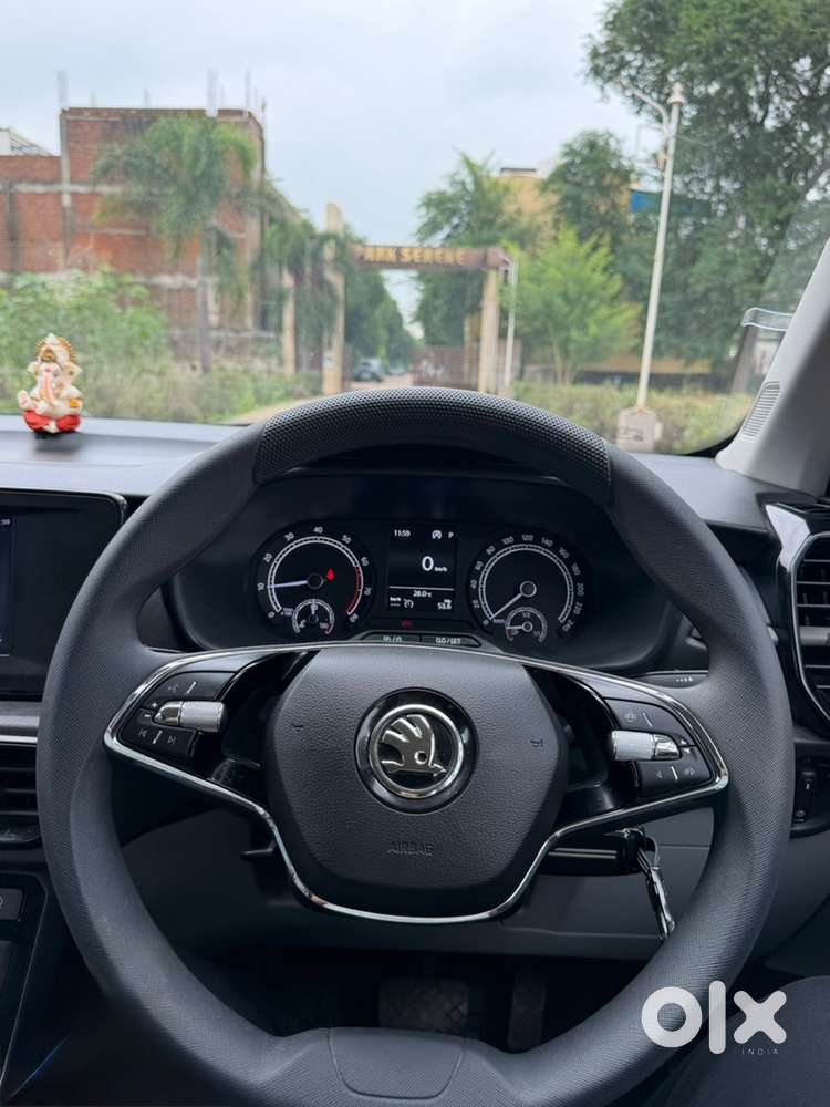 Skoda Kylaq 2025 Petrol Well Maintained