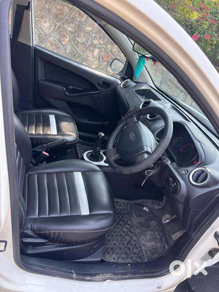 Ford Figo 2010-2012 Petrol Zxi, 2014, Petrol