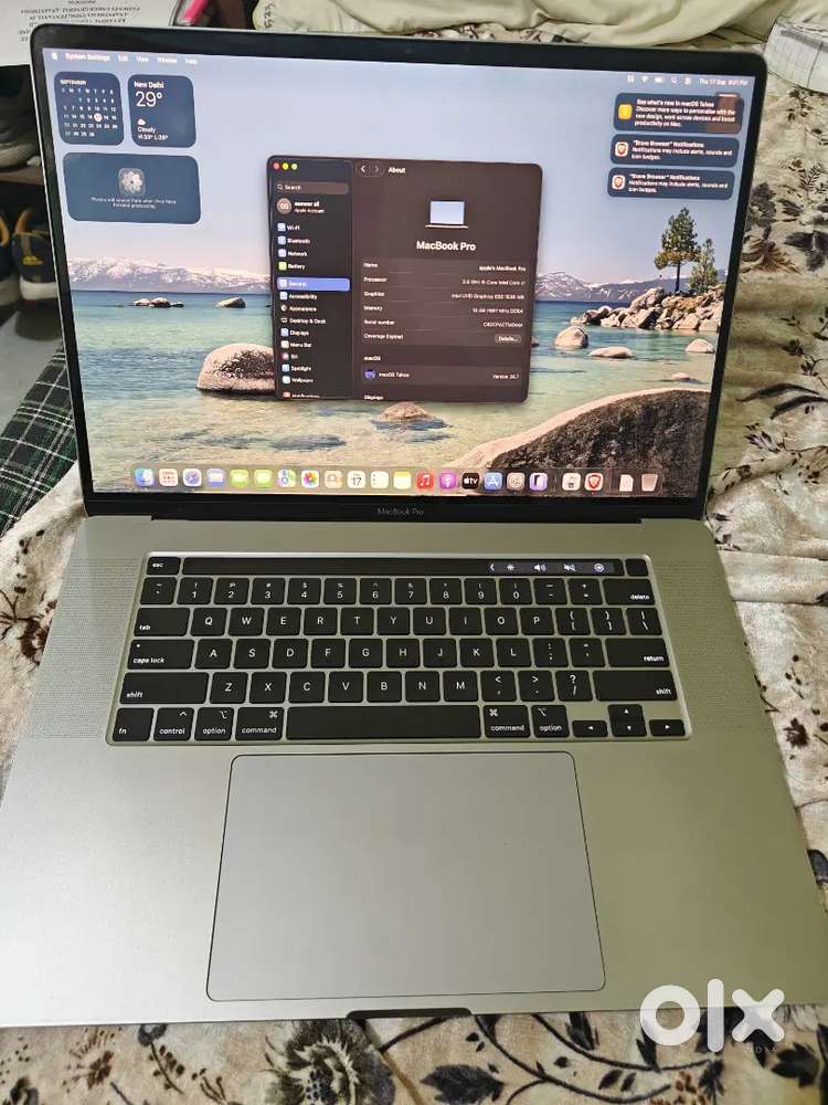 MacBook pro i7 9th gen 
16gb RAM 
512gb ssd