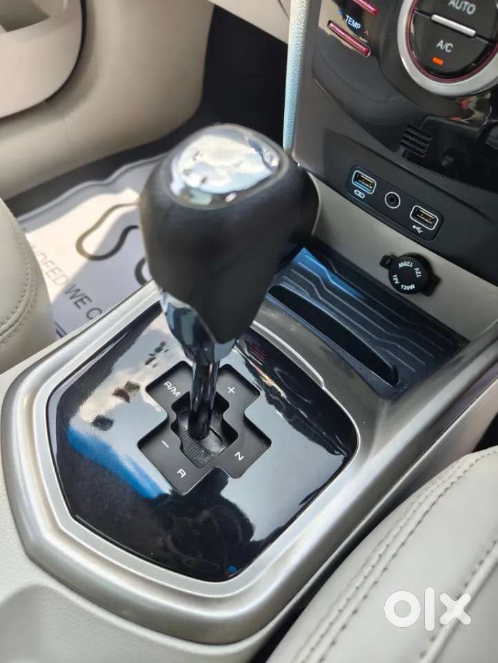 Mahindra Xuv300 W8 (o) 1.5 Diesel Amt, 2022, Diesel