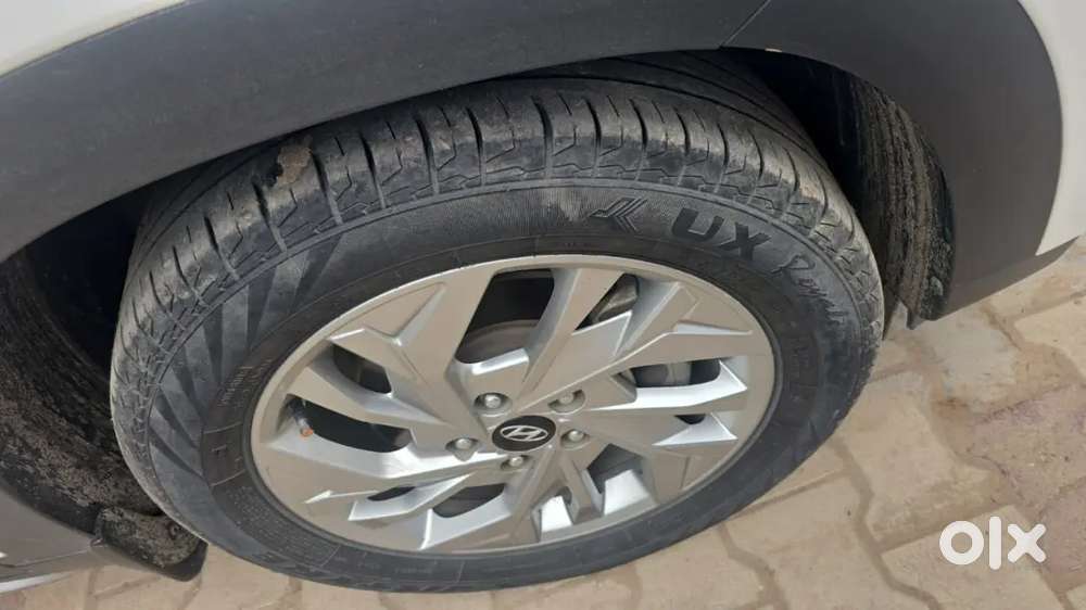 Hundai Creta 5x In White Colour