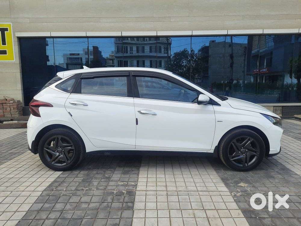 Hyundai I20 Sportz 1.2 Ivt, 2023, Petrol