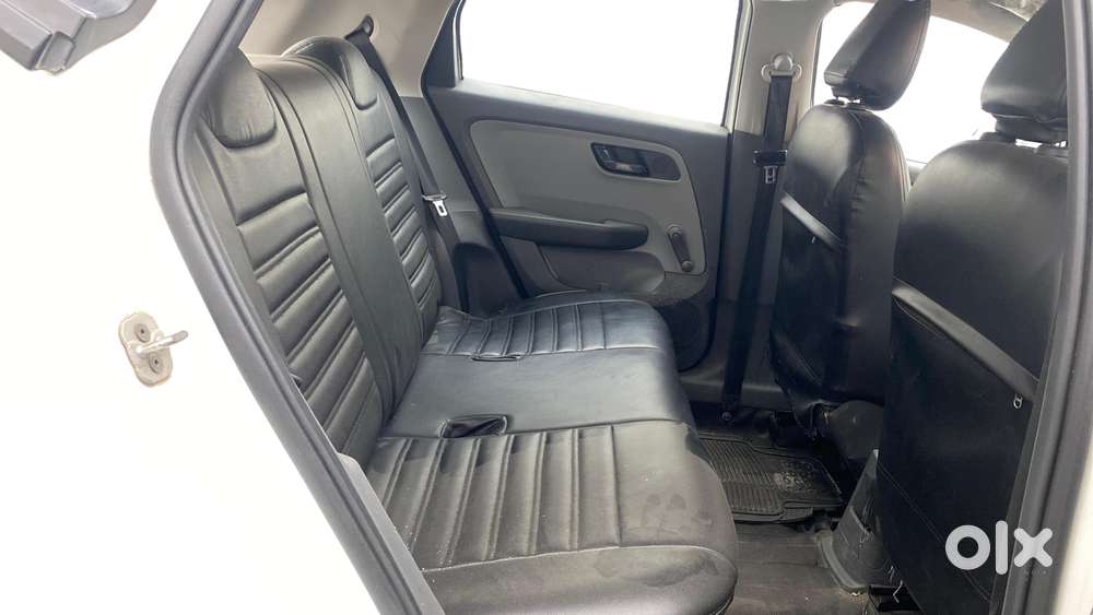 Tata Altroz 1.2 Xe, 2020, Petrol