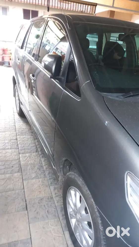 Toyota Innova 2.0 V 2013
