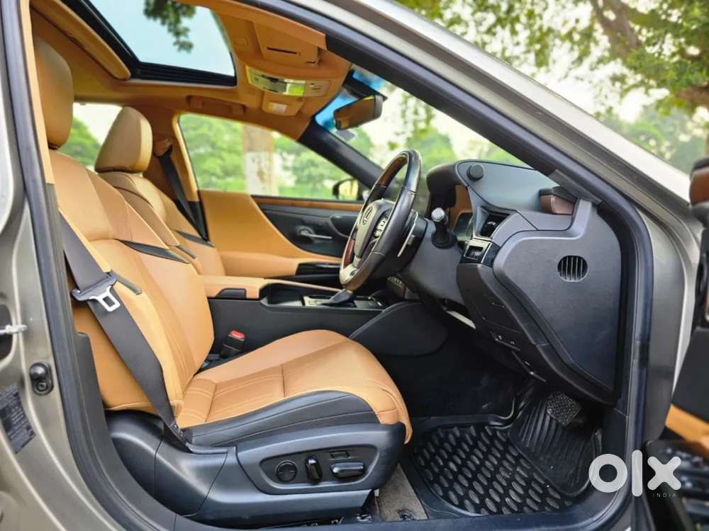 Lexus Es, 2025, Petrol
