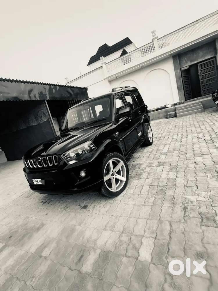 Classic S5,first Owner, Black Clour,good Condition, 20inchi Alloy