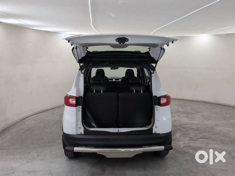 Renault Triber 1.0 Rxz Dual Tone, 2023, Petrol
