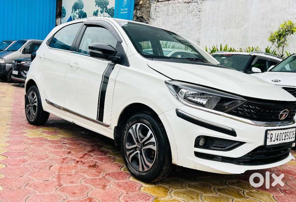 Tata Tiago 1.05 Revotorq Xt Option, 2023, Petrol