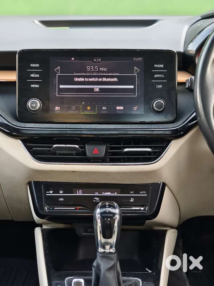 Skoda Slavia, 2023, Petrol