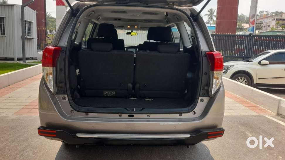 Toyota Innova Crysta 2.4 Gx Limited Edition At 7 Str, 2022, Diesel