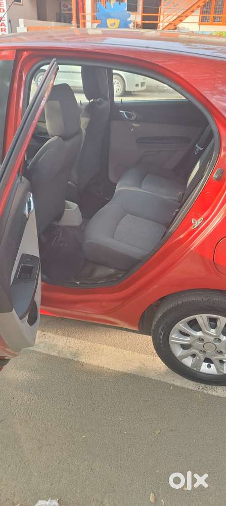 Tata Tiago 1.2 Revotron Xza, 2018, Petrol